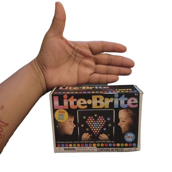 Lite Brite Mini Travel Set Retro Style Game by HASBRO - Picture 4 of 4